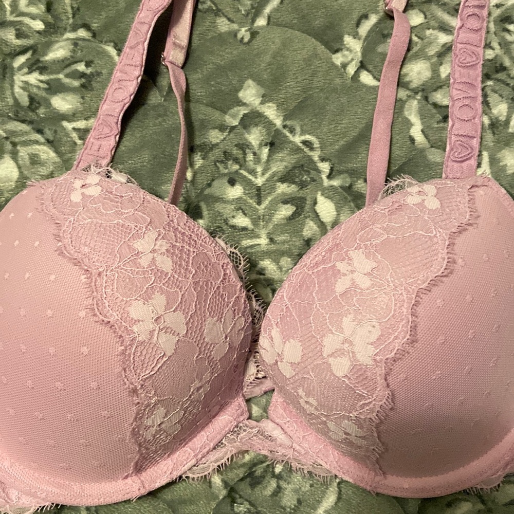 Victoria Secret pink lacy bra size 36B.